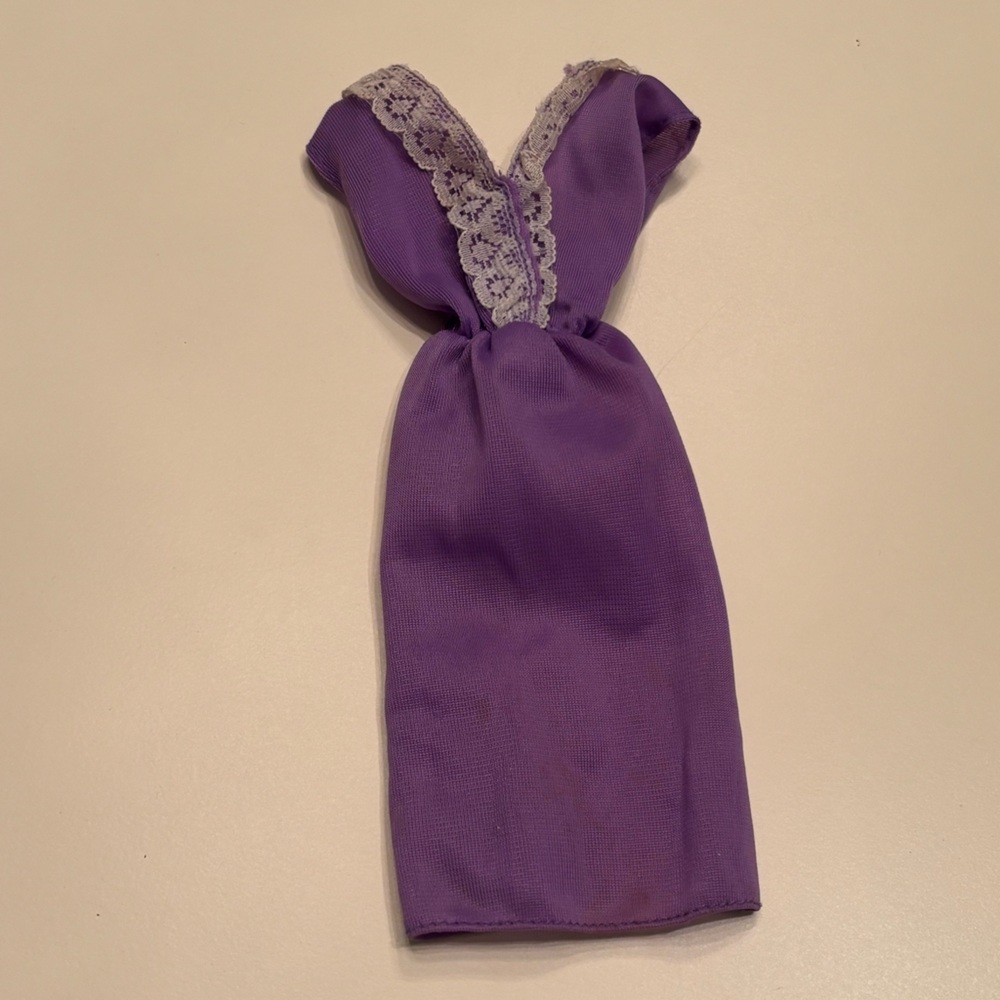 ⭐️ 3 for 20 sale. BARBIE FASHION FUN 1985 outfit.